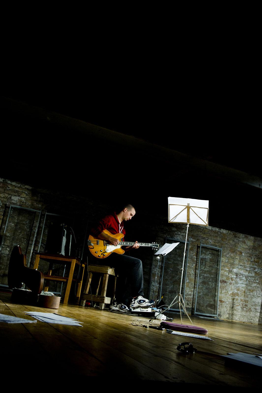 Rasmus Nissen during the rehearsals for Distillation a Music Theater performance by Fleurville