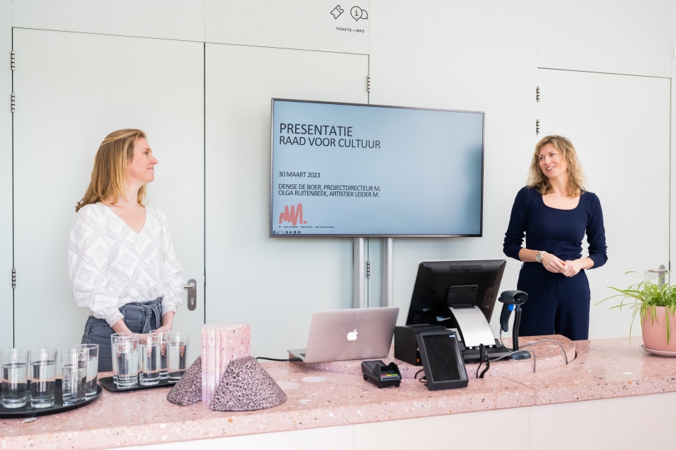 F - Provincie Flevoland - Bezoek Raad voor Cultuur