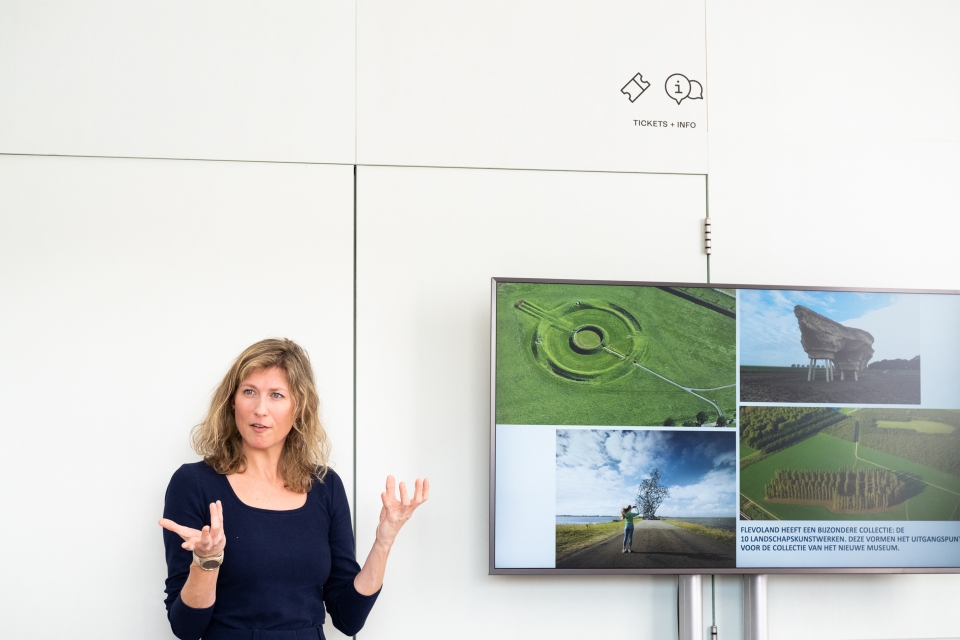 F - Provincie Flevoland - Bezoek Raad voor Cultuur