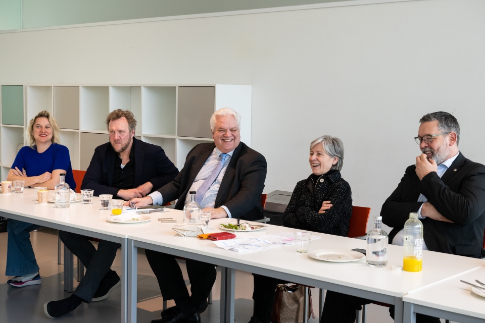 F - Provincie Flevoland - Bezoek Raad voor Cultuur